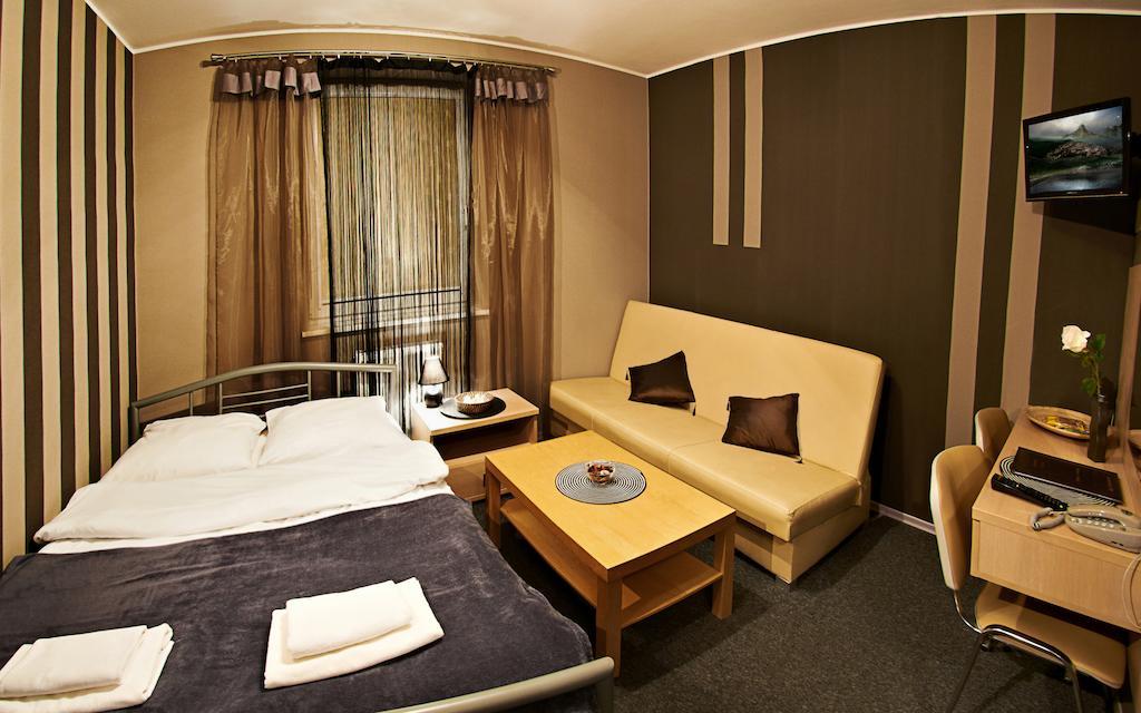 Zajazd A2 - 24h - Self Check-in - Free Parking Poznań